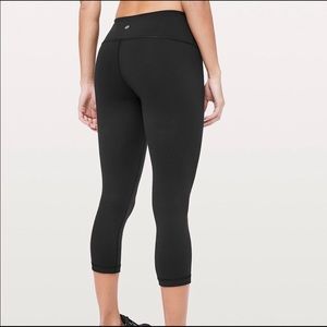Lulu Lemon Athletica Wunder Under Crop Yoga Pants